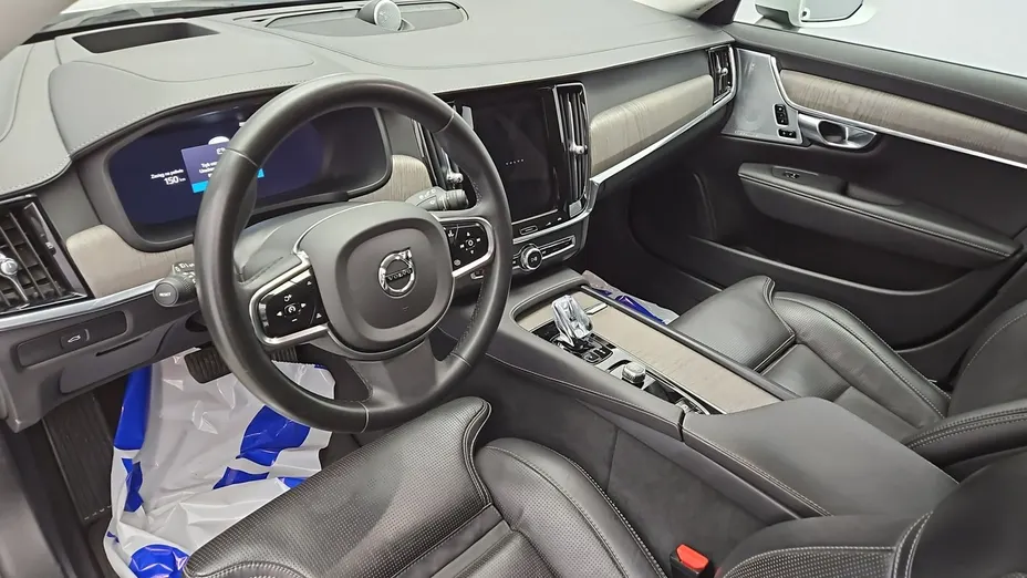 VOLVO V90 -
