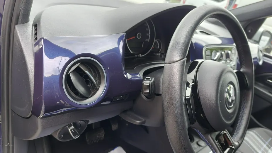 VOLKSWAGEN up! -