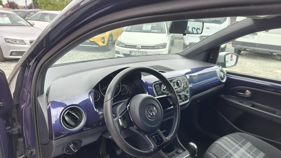 VOLKSWAGEN up! -