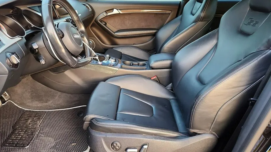 AUDI S5 -