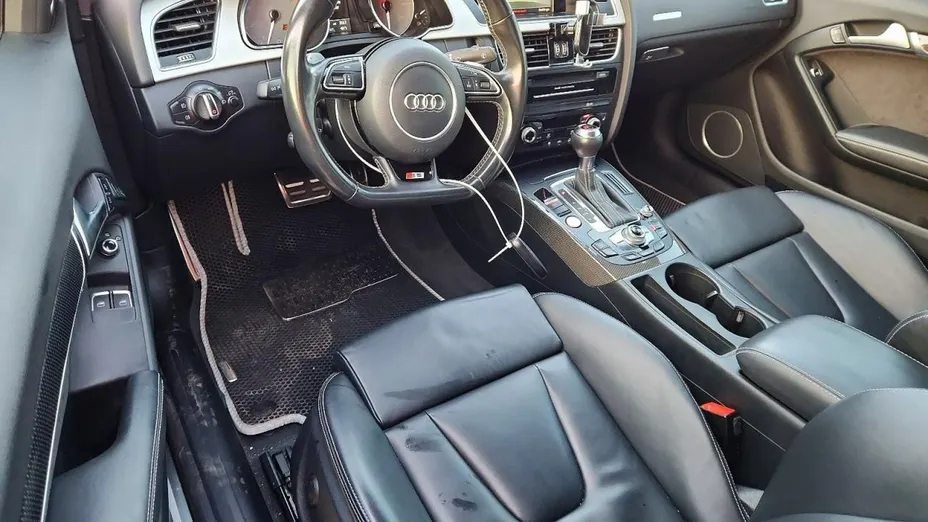 AUDI S5 -