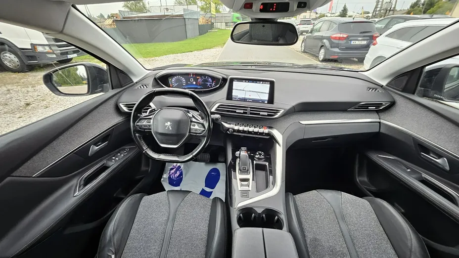 PEUGEOT 3008 -