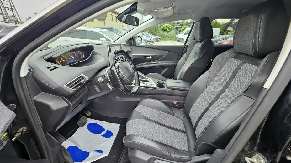 PEUGEOT 3008 -