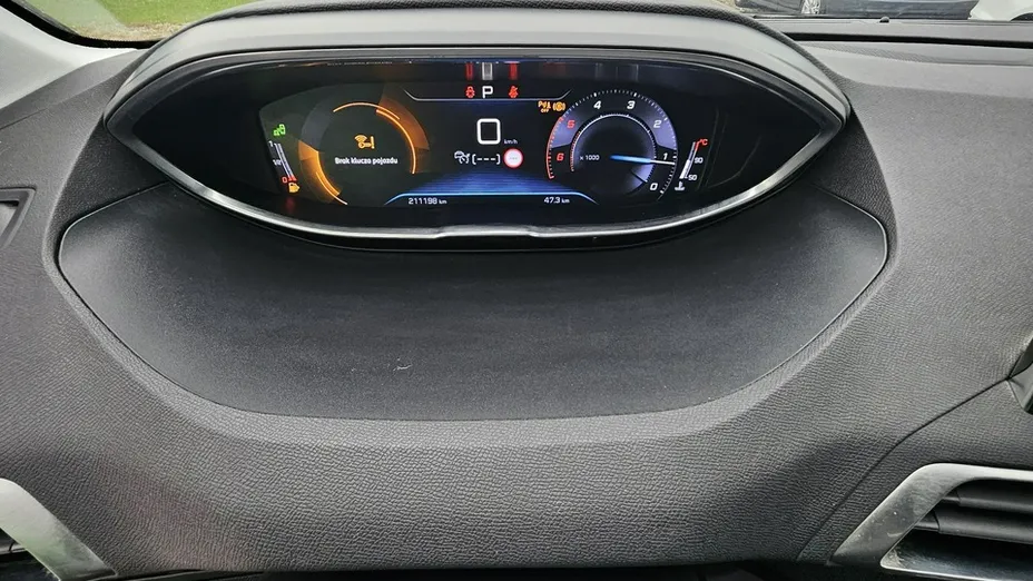 PEUGEOT 3008 -