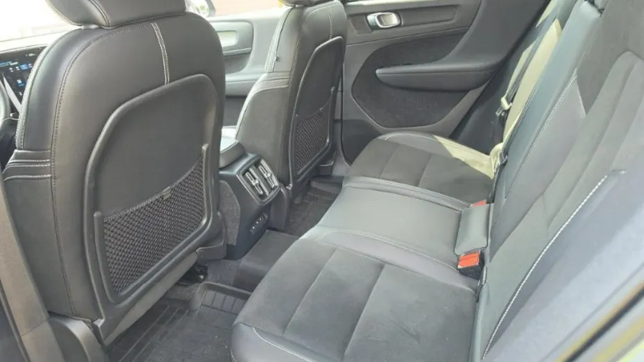 VOLVO XC40 -