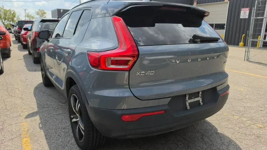VOLVO XC40 -