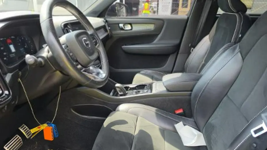 VOLVO XC40 -