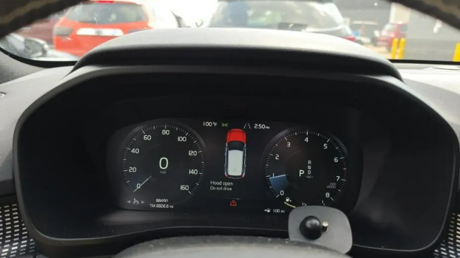 VOLVO XC40 -