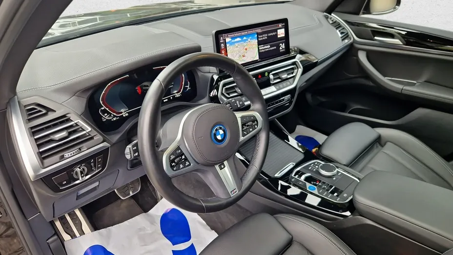 BMW iX3 -