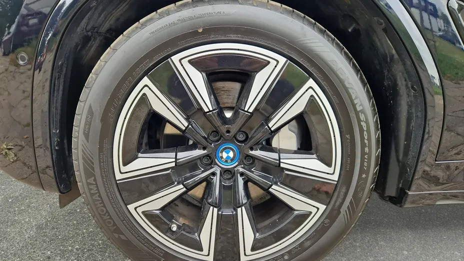 BMW iX3 -