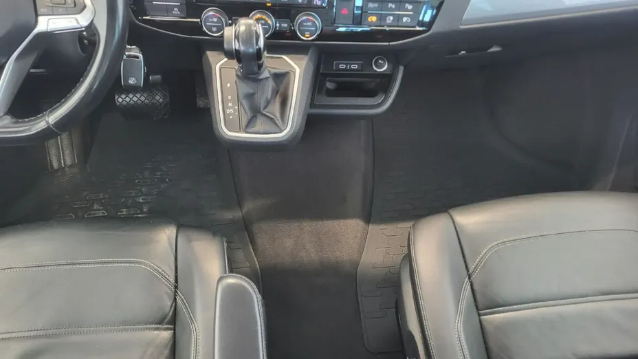VOLKSWAGEN Multivan -