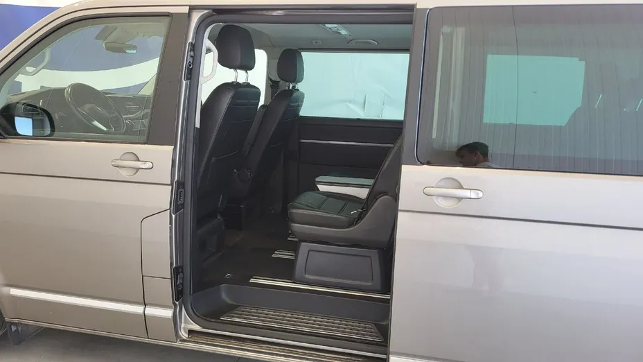 VOLKSWAGEN Multivan -