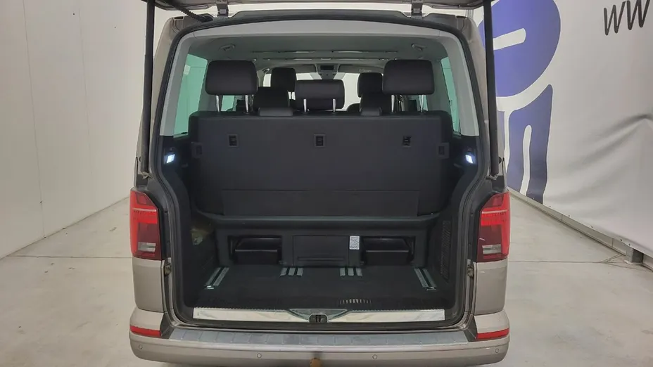 VOLKSWAGEN Multivan -