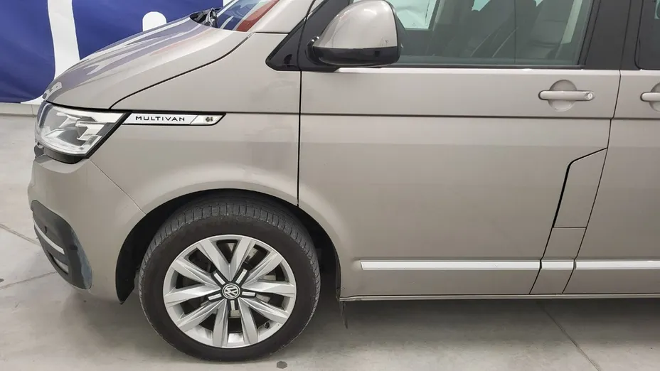 VOLKSWAGEN Multivan -