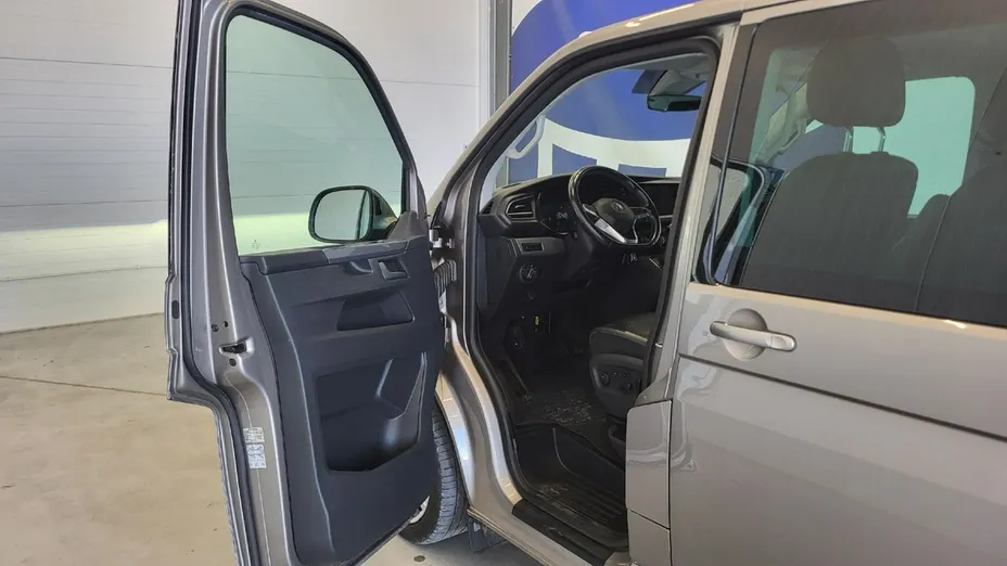 VOLKSWAGEN Multivan -