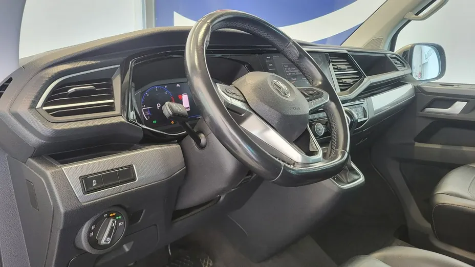 VOLKSWAGEN Multivan -