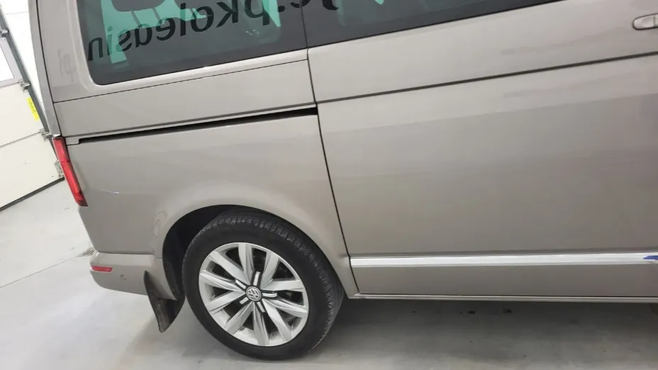 VOLKSWAGEN Multivan -