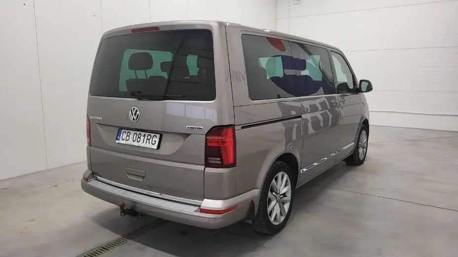 VOLKSWAGEN Multivan -