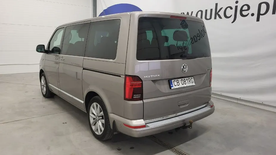 VOLKSWAGEN Multivan -
