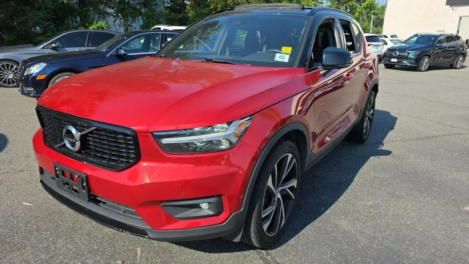 VOLVO XC40 -