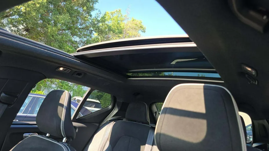 VOLVO XC40 -