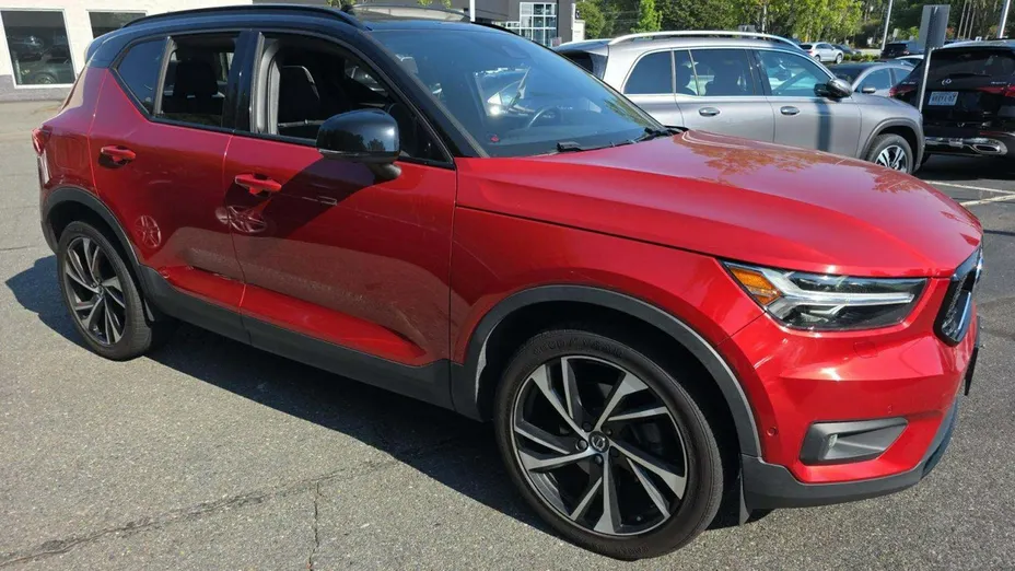 VOLVO XC40 -
