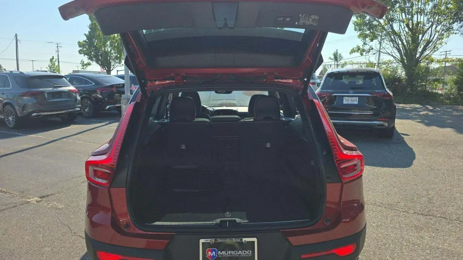 VOLVO XC40 -