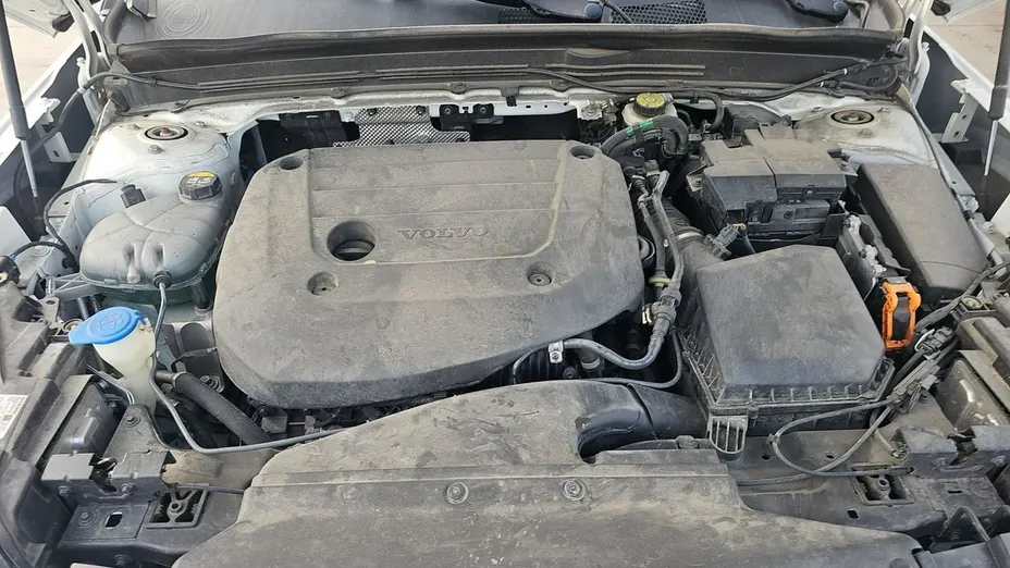 VOLVO XC40 -