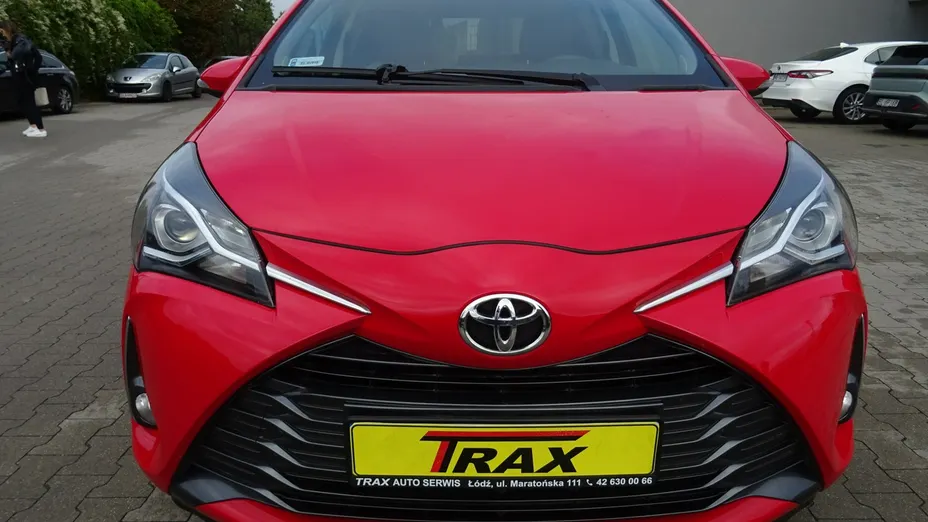 TOYOTA Yaris -