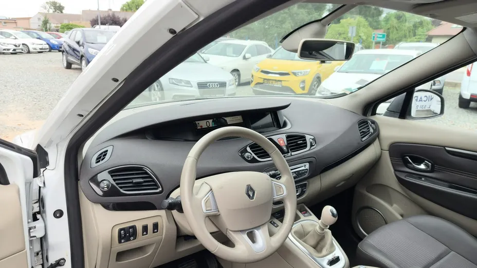 RENAULT Scenic -