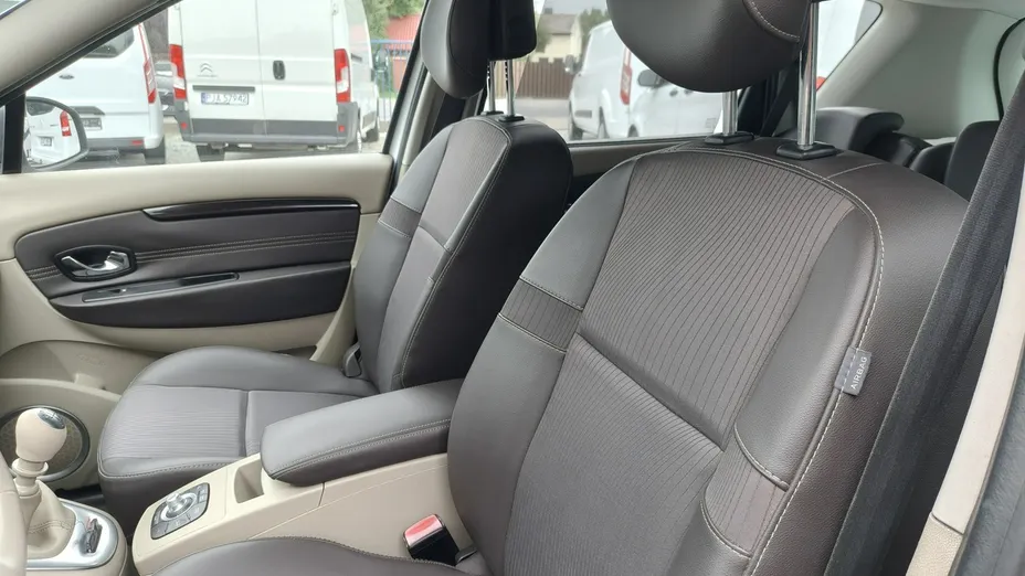 RENAULT Scenic -