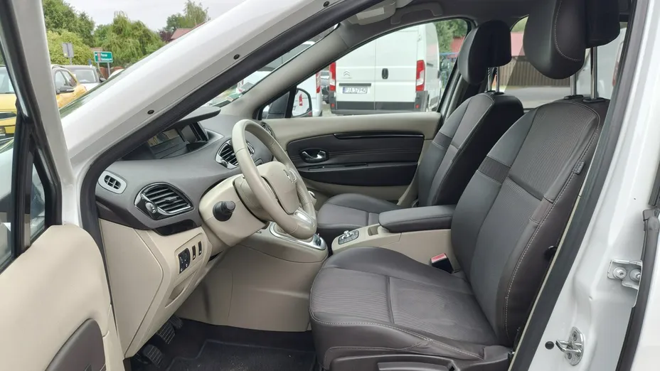 RENAULT Scenic -