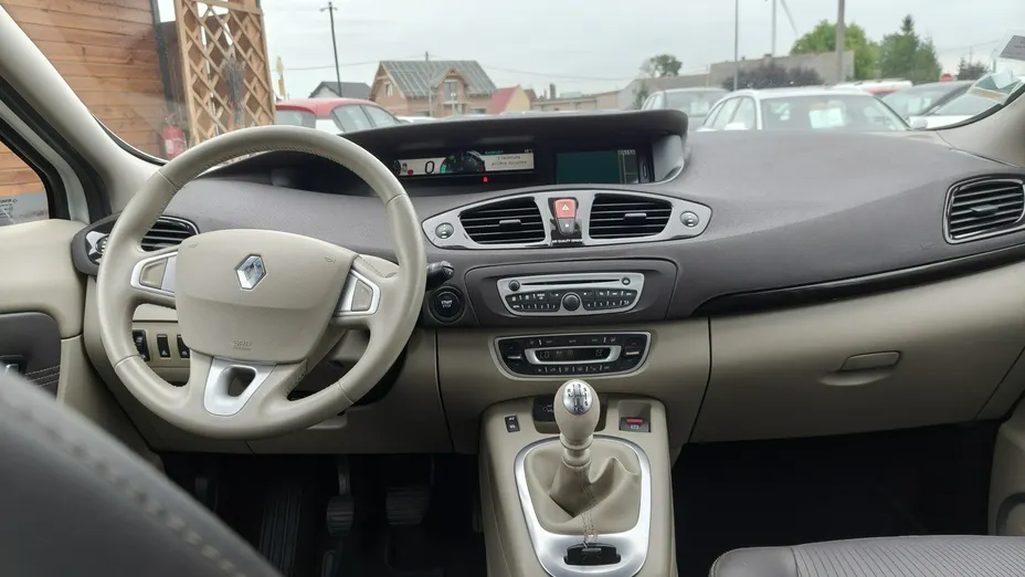 RENAULT Scenic -