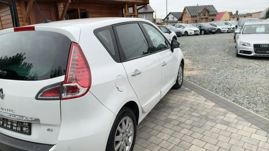 RENAULT Scenic -