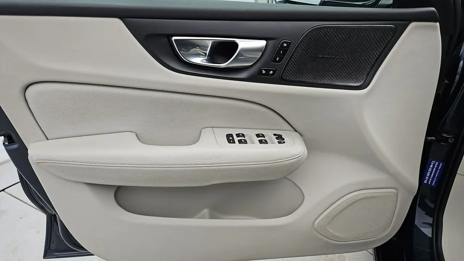 VOLVO V60 -