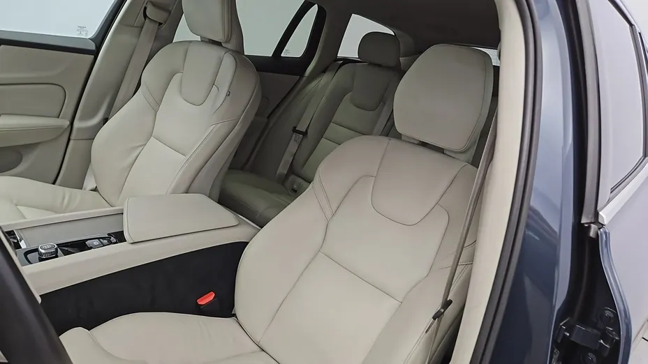 VOLVO V60 -