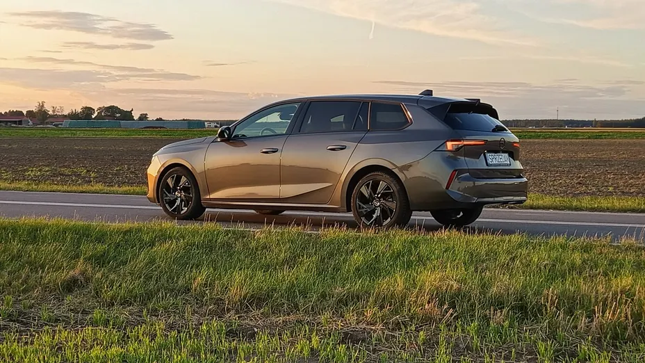 OPEL Astra -