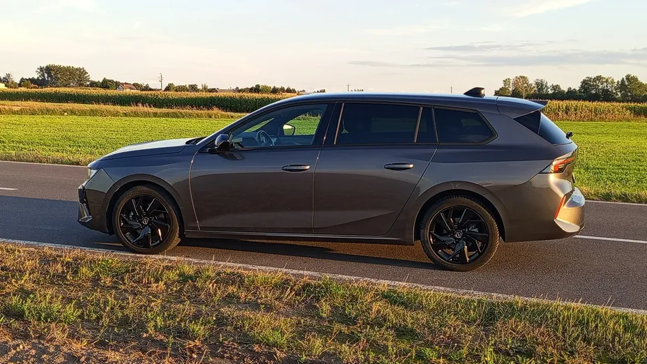 OPEL Astra -