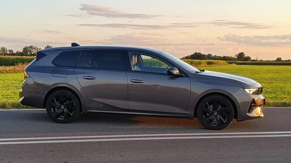 OPEL Astra -