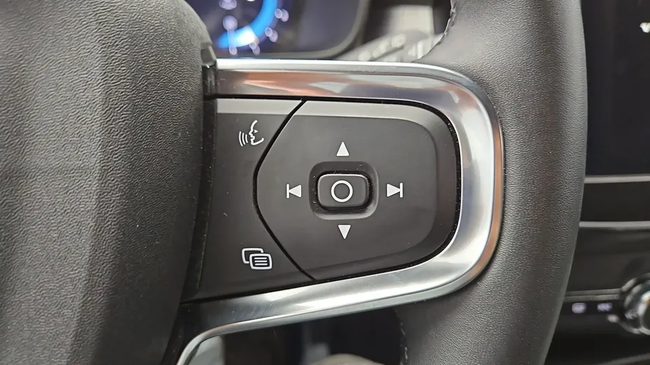 VOLVO XC40 -
