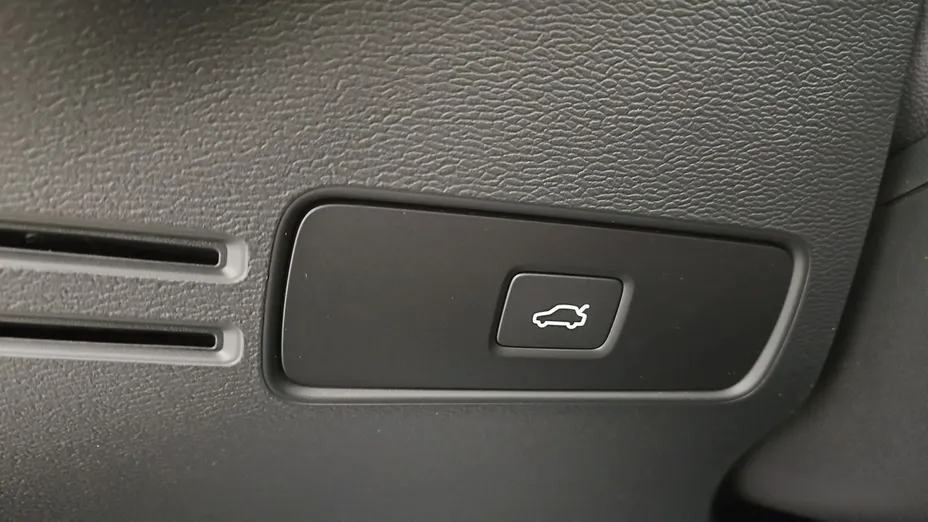 VOLVO XC40 -