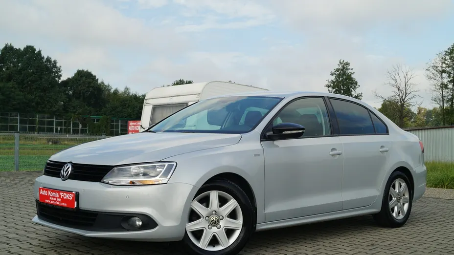 VOLKSWAGEN Jetta -