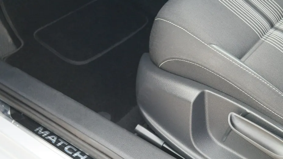 VOLKSWAGEN Jetta -