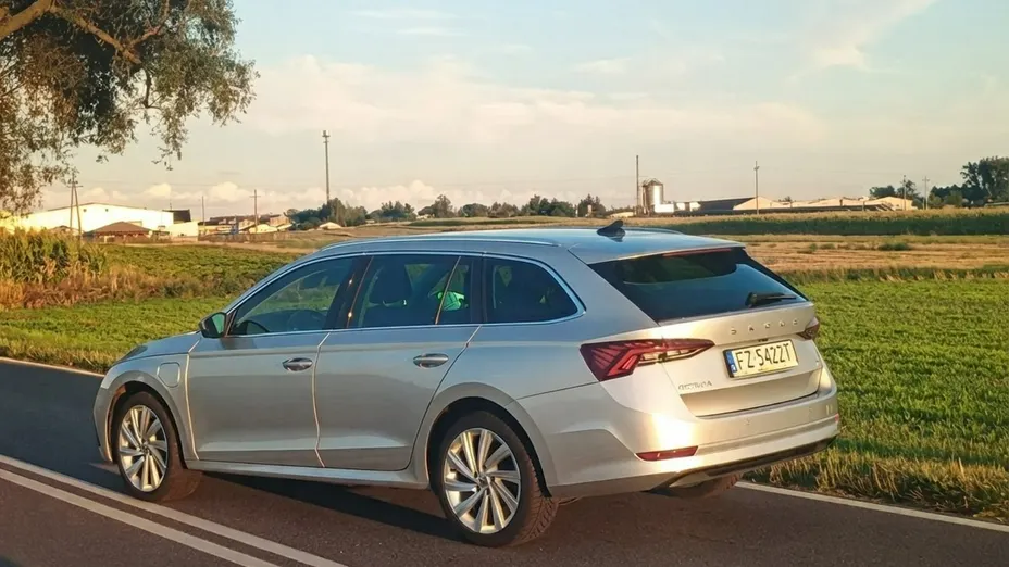 SKODA Octavia -