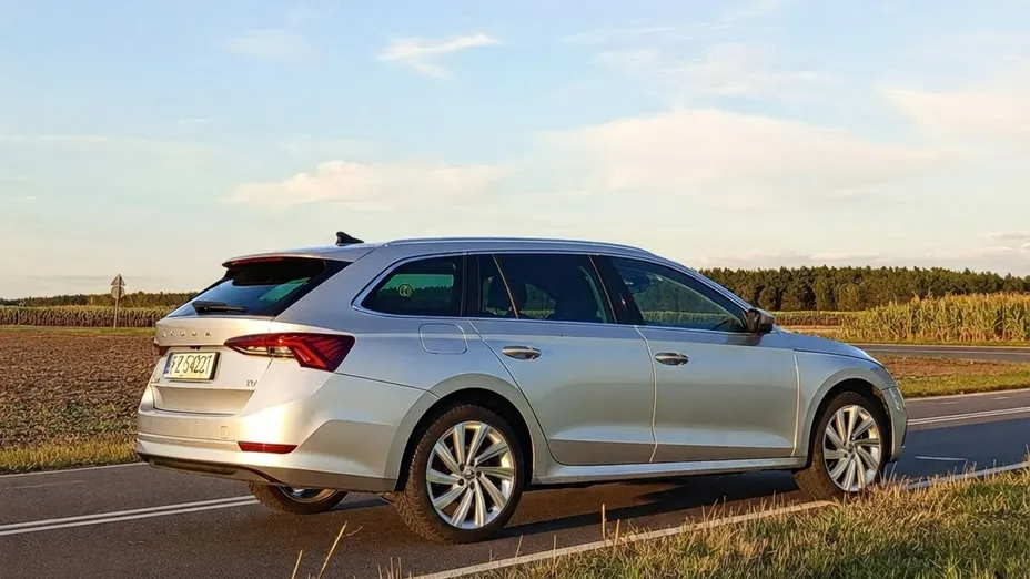 SKODA Octavia -