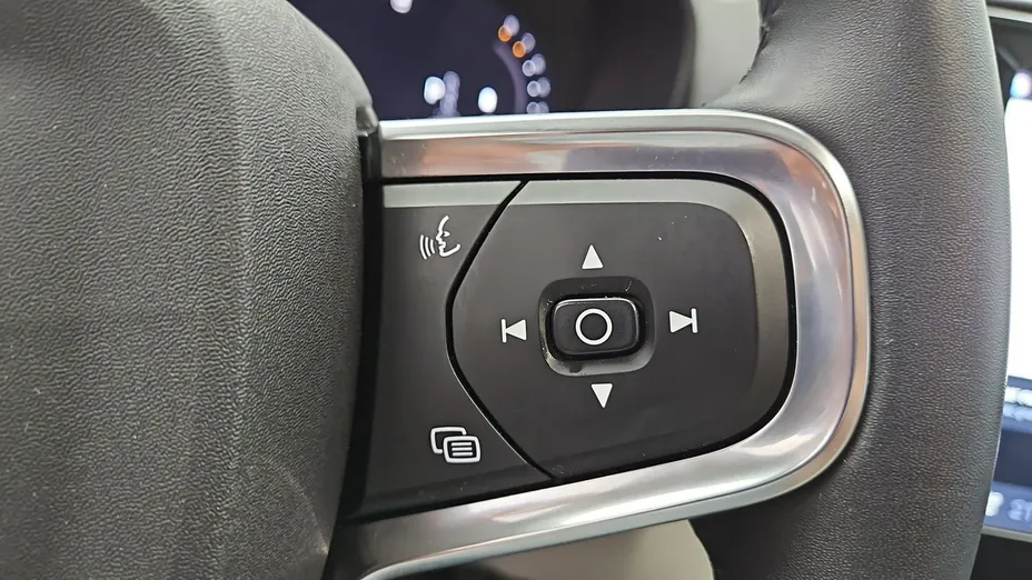 VOLVO XC40 -