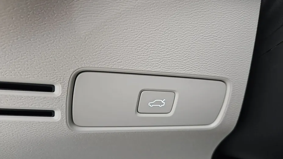 VOLVO XC40 -