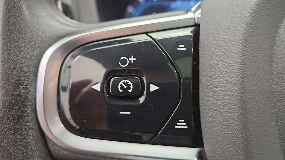 VOLVO XC60 -