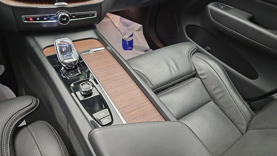 VOLVO XC60 -