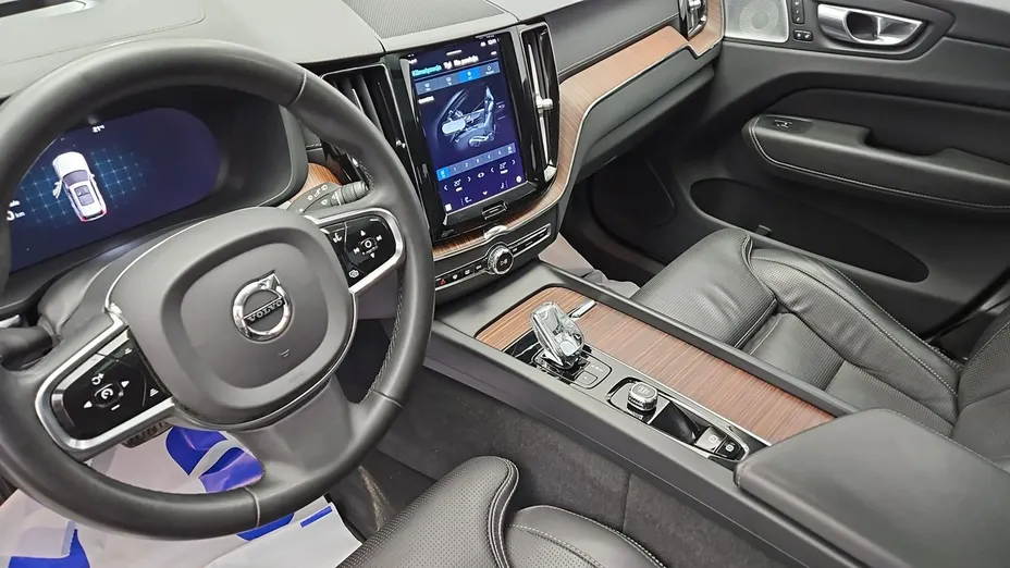 VOLVO XC60 -